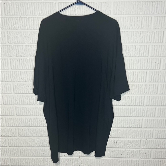 Fruit of the Loom Black T-Shirt with Rifle and Bullet Design - Picture 2 of 3